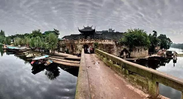 父母帮子女带娃是情分还是义务？游戏画面